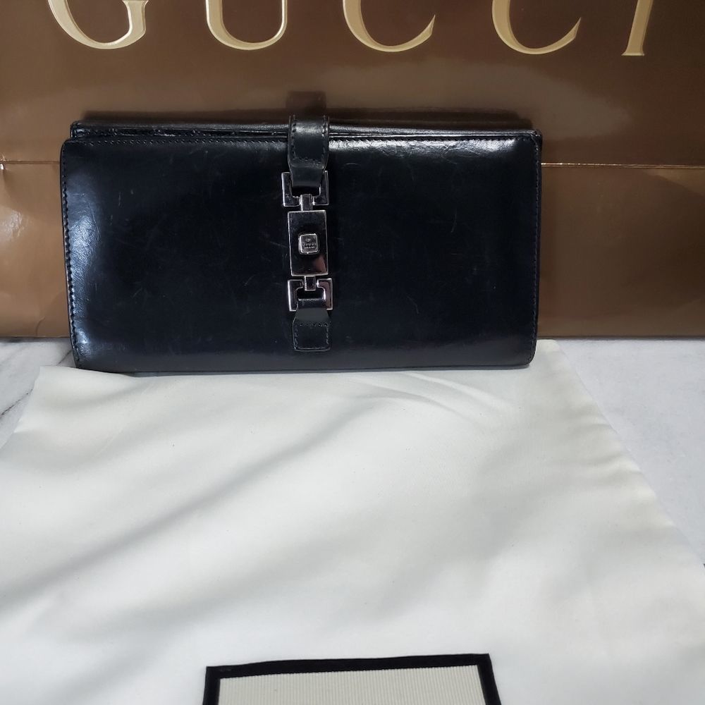 Gucci Black Leather Bifold Wallet. 03515022134.